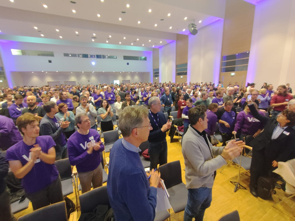 Volt General assembly, valné zhromaždenie Frankfurt 2025 Volt Europa, hnutie Volt, prvá a jediná federalistická strana európskej únie
